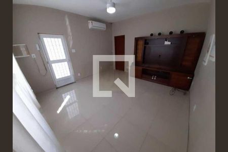 Casa à venda com 3 quartos, 197m² em Olaria, Rio de Janeiro