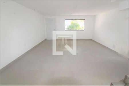 Casa à venda com 4 quartos, 133m² em Jardim Guanabara, Rio de Janeiro