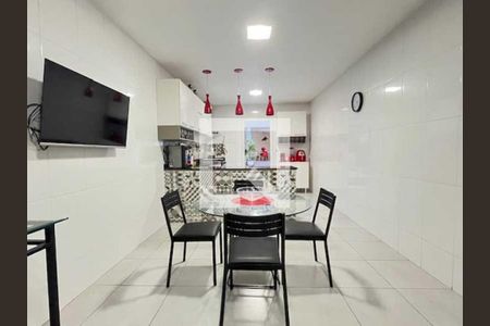 Casa à venda com 4 quartos, 332m² em Jardim Guanabara, Rio de Janeiro