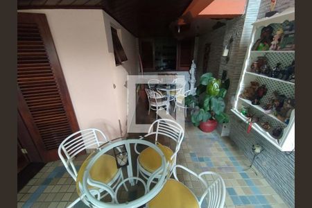 Casa à venda com 4 quartos, 378m² em Jardim Guanabara, Rio de Janeiro