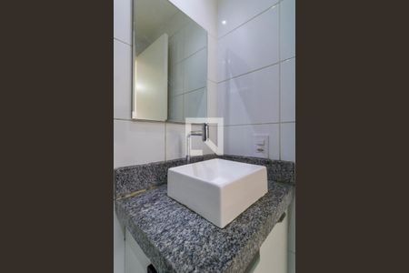 Banheiro de apartamento à venda com 1 quarto, 26m² em Vila Andrade, São Paulo