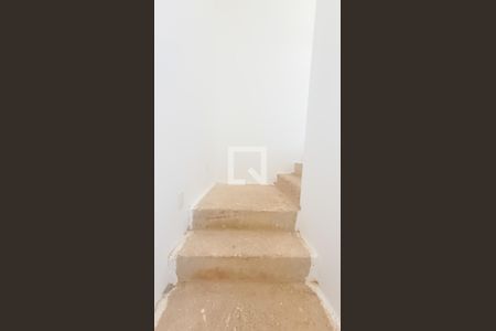 Escada de casa de condomínio à venda com 3 quartos, 220m² em Loteamento Alphaville Campinas, Campinas