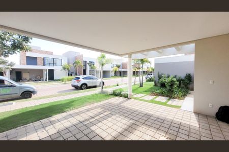 Garagem de casa de condomínio à venda com 3 quartos, 220m² em Loteamento Alphaville Campinas, Campinas
