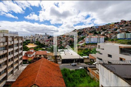 Vista de casa à venda com 4 quartos, 700m² em Santa Lúcia, Belo Horizonte