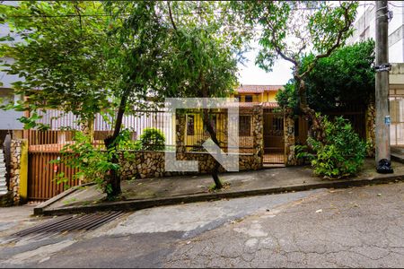 Fachada de casa à venda com 4 quartos, 700m² em Santa Lúcia, Belo Horizonte
