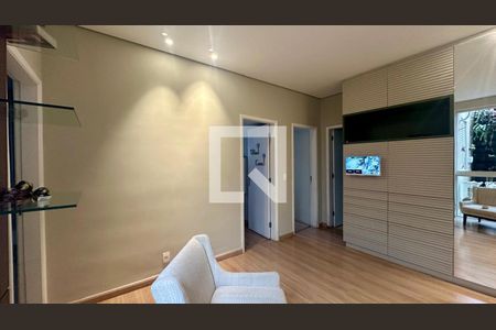 Quarto de casa à venda com 3 quartos, 287m² em Serra, Belo Horizonte