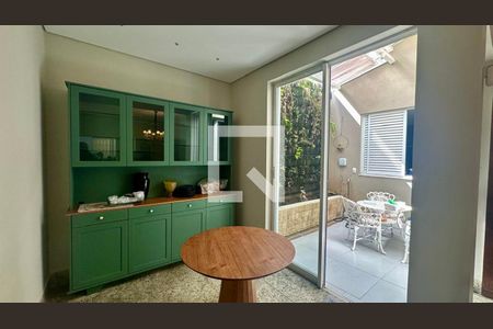 Sala de casa à venda com 3 quartos, 287m² em Serra, Belo Horizonte