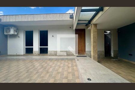 Vagas de garagem de casa à venda com 3 quartos, 287m² em Serra, Belo Horizonte