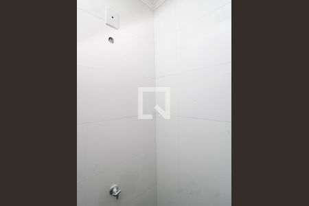 Banheiro de apartamento para alugar com 1 quarto, 28m² em Vila Medeiros, São Paulo