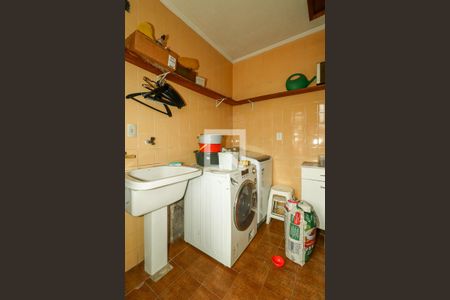 Área de Serviço de casa à venda com 3 quartos, 226m² em Jardim Sabará, Porto Alegre
