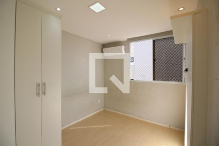 Quarto 1 de apartamento para alugar com 2 quartos, 45m² em Taquara, Rio de Janeiro