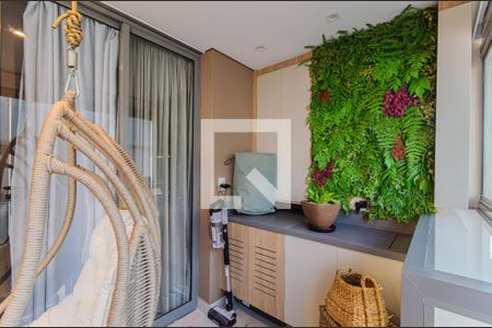 Apartamento à venda com 68m², 2 quartos e 1 vagaÁrea de Serviço