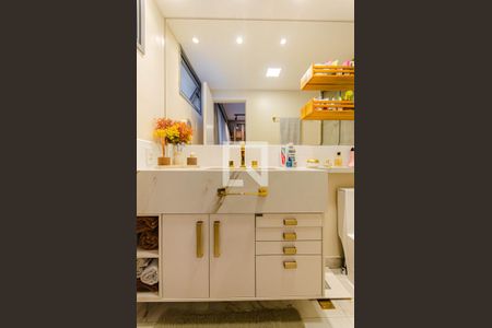 Apartamento à venda com 68m², 2 quartos e 1 vagaBanheiro da Suíte 1