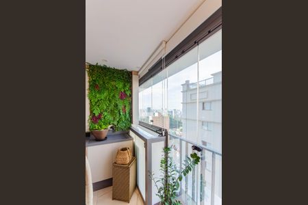 Apartamento à venda com 68m², 2 quartos e 1 vagaÁrea de Serviço