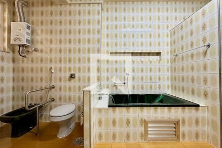 Banheiro 1 de apartamento à venda com 4 quartos, 213m² em Leme, Rio de Janeiro