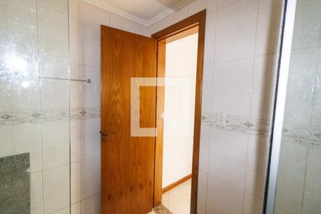 Banheiro de apartamento para alugar com 1 quarto, 44m² em Partenon, Porto Alegre