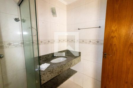Banheiro de apartamento para alugar com 1 quarto, 44m² em Partenon, Porto Alegre