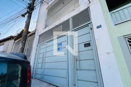 Fachada 1 de casa à venda com 8 quartos, 190m² em Jardim Santa Cecilia, Guarulhos