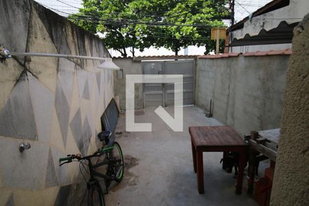 Garagem de casa à venda com 1 quarto, 102m² em Penha, Rio de Janeiro