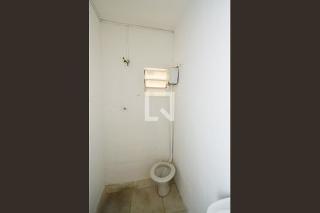 Banheiro de kitnet/studio para alugar com 2 quartos, 50m² em Cachoeirinha, Belo Horizonte