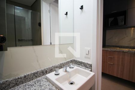 Banheiro de kitnet/studio para alugar com 1 quarto, 26m² em Moema, São Paulo