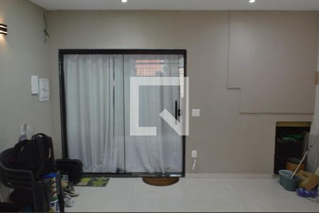 Garagem  de casa de condomínio à venda com 3 quartos, 180m² em Jacarepaguá, Rio de Janeiro