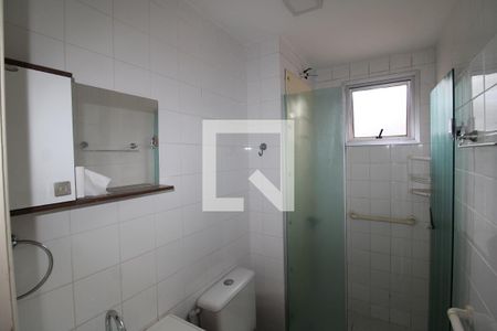 Banheiro de apartamento à venda com 2 quartos, 48m² em Vila Roque, São Paulo