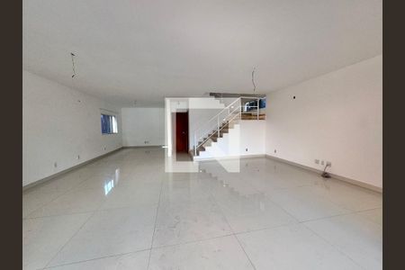 Sala de casa de condomínio à venda com 4 quartos, 662m² em Recreio dos Bandeirantes, Rio de Janeiro