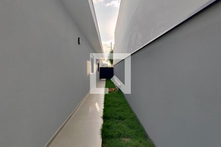 Corredor - Quintal de casa de condomínio à venda com 3 quartos, 200m² em Swiss Park, Campinas