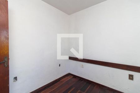 Quarto 1 de casa à venda com 5 quartos, 300m² em Cavalhada, Porto Alegre