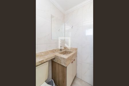 Banheiro de apartamento para alugar com 2 quartos, 52m² em Vila Taquari, São Paulo