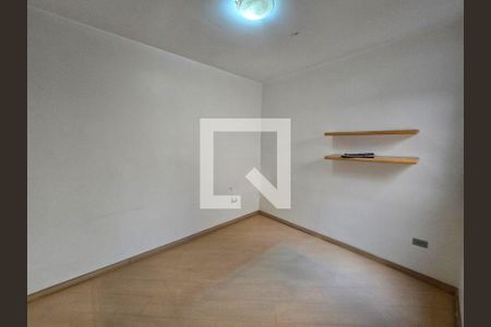 Casa à venda com 4 quartos, 179m² em Vila Gomes, São Paulo