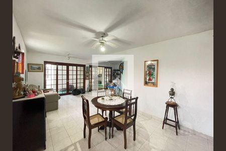 Casa à venda com 4 quartos, 300m² em Piratininga, Niterói