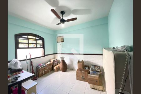 Casa à venda com 4 quartos, 300m² em Piratininga, Niterói