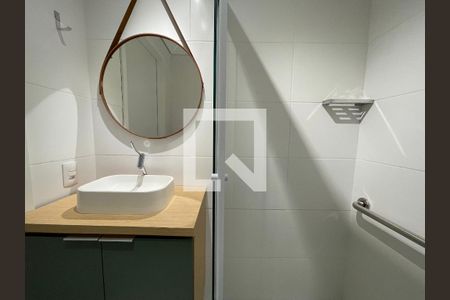 Banheiro de apartamento para alugar com 1 quarto, 24m² em Butantã, São Paulo