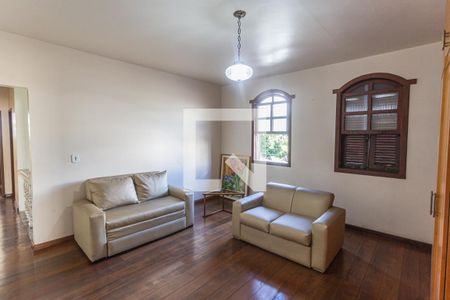 Sala 3 no 2° Pavimento de casa à venda com 6 quartos, 360m² em Santa Ines, Belo Horizonte