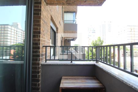 Varanda de kitnet/studio para alugar com 1 quarto, 27m² em Indianópolis, São Paulo