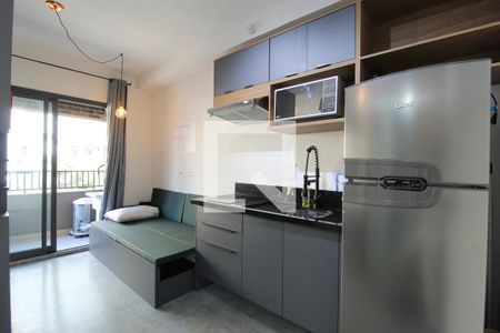 Sala/Cozinha de kitnet/studio para alugar com 1 quarto, 27m² em Indianópolis, São Paulo