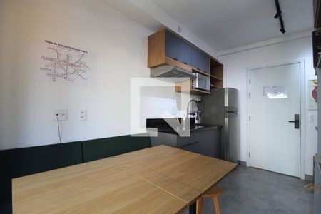 Sala/Cozinha de kitnet/studio para alugar com 1 quarto, 27m² em Indianópolis, São Paulo