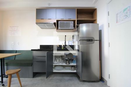 Sala/Cozinha de kitnet/studio para alugar com 1 quarto, 27m² em Indianópolis, São Paulo