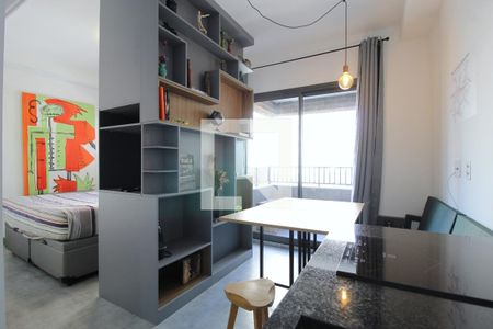 Sala/Cozinha de kitnet/studio para alugar com 1 quarto, 27m² em Indianópolis, São Paulo