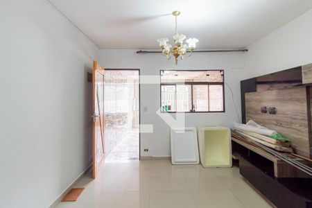 Sala de casa para alugar com 2 quartos, 158m² em Jardim Norma, São Paulo