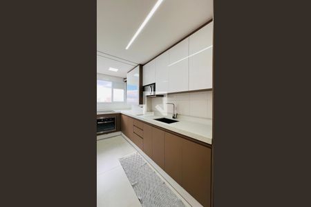 Cozinha de apartamento à venda com 3 quartos, 122m² em Vila Yaya, Guarulhos