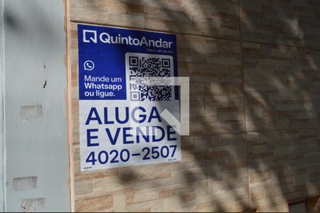 Plaquinha de casa à venda com 3 quartos, 200m² em Vila Mariana, São Paulo