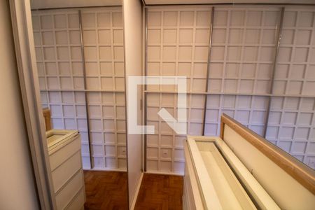 Closet da Suíte 2 de apartamento para alugar com 2 quartos, 82m² em Vila Cruzeiro, São Paulo