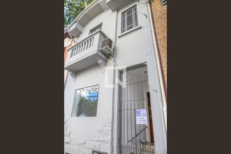 Fachada de casa à venda com 2 quartos, 90m² em Vila Romana, São Paulo
