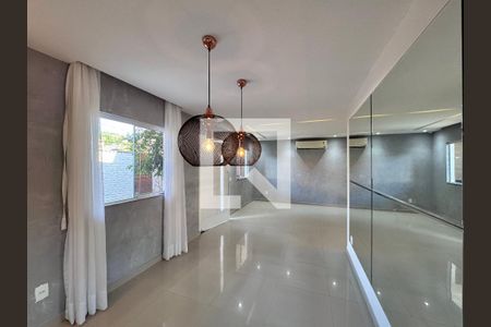 Sala de casa de condomínio à venda com 3 quartos, 200m² em Vargem Grande, Rio de Janeiro