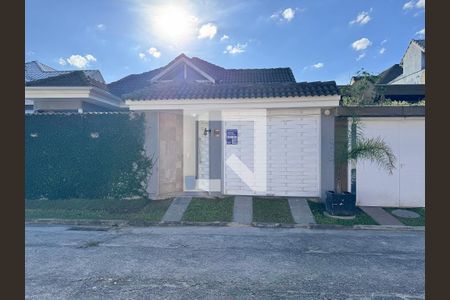 Fachada de casa de condomínio à venda com 3 quartos, 200m² em Vargem Grande, Rio de Janeiro