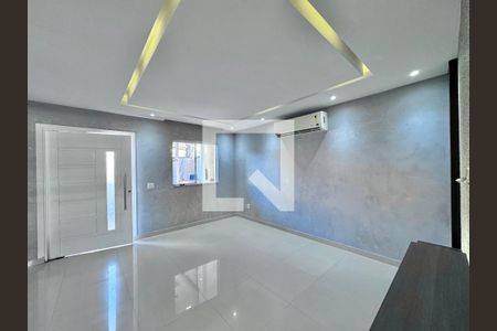 Sala de casa de condomínio à venda com 3 quartos, 200m² em Vargem Grande, Rio de Janeiro