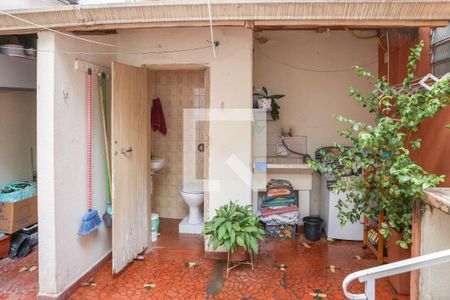Quintal e Área de Serviço de casa à venda com 2 quartos, 89m² em Vila Romana, São Paulo